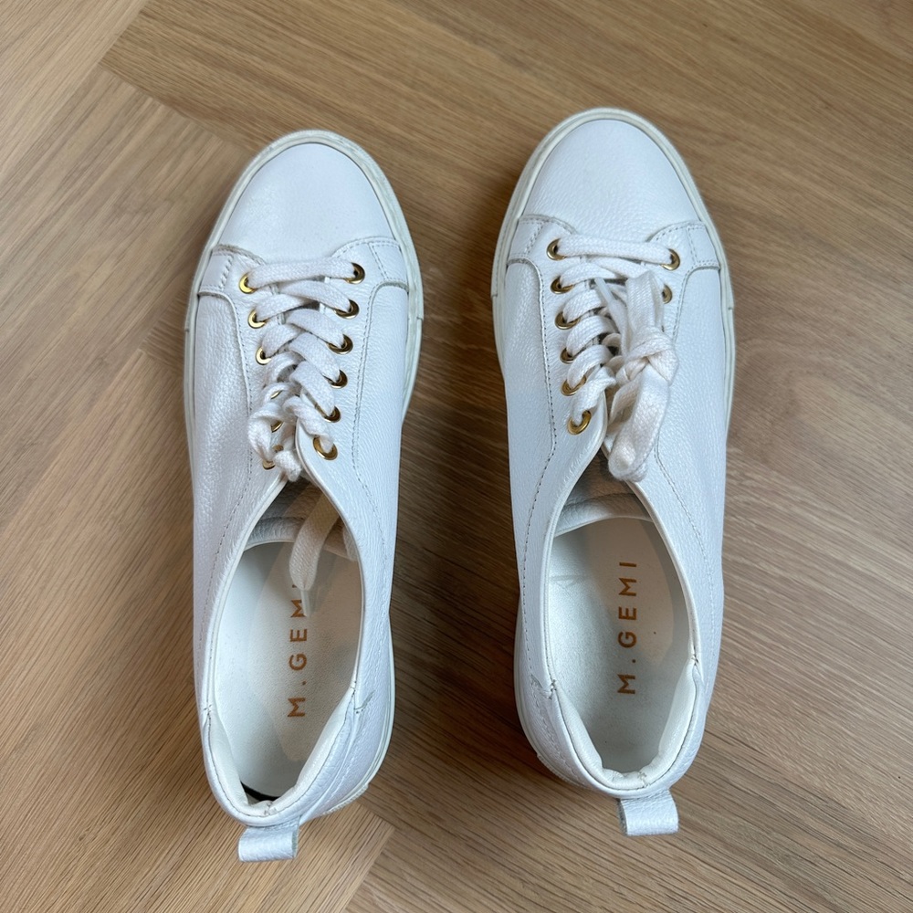 EUC M Gemi White Leather sneakers, “The Palestra”, Size 38.5